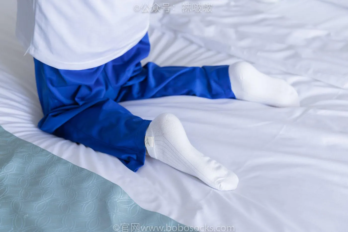 [BoBoSocks袜啵啵]NO.039 小奶熊-校服、vans帆布鞋、短白棉袜、裸足 [154P]插图3